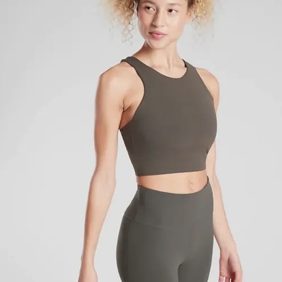 NWT Athleta Conscious Crop D-DD, Arbor Olive - size medium - Picture 1 of 4